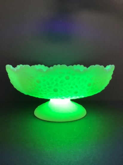 Fenton Custard Vaseline Glass Centerpiece Bowl