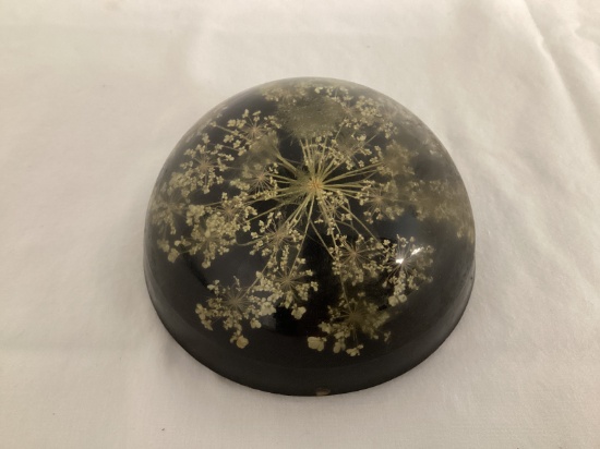 Vintage Acrylic Queen Anne's Lace Paperweight