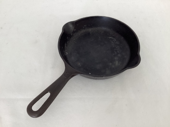 Griswold #3 Cast Iron Skillet