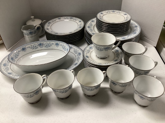 44 Pieces of Noritake Blue Hill Contemporary Fine China