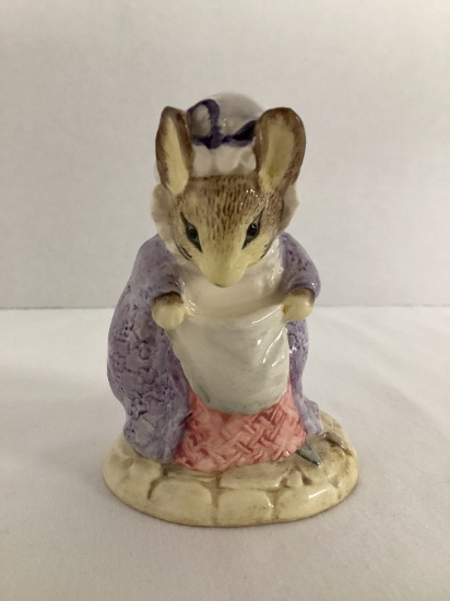 Royal Albert Lady Mouse Made a Curtsy Beatrix Potter Figurine