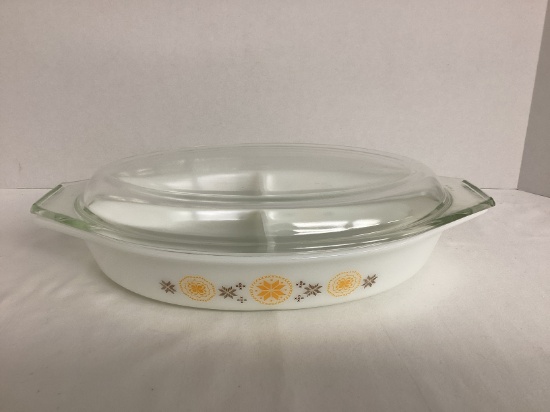 Pyrex Town and Country 1 1/2 Quart Divided Casserole Dish with Lid