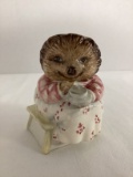 Beswick Beatrix Potter Mrs. Tiggy Winkle Takes Tea Figurine