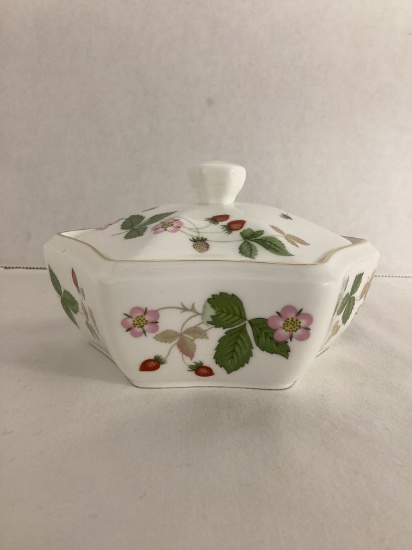 Wedgwood Bone China Wild Strawberry Trinket Box