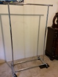 Rolling Adjustable Length Clothes Rack