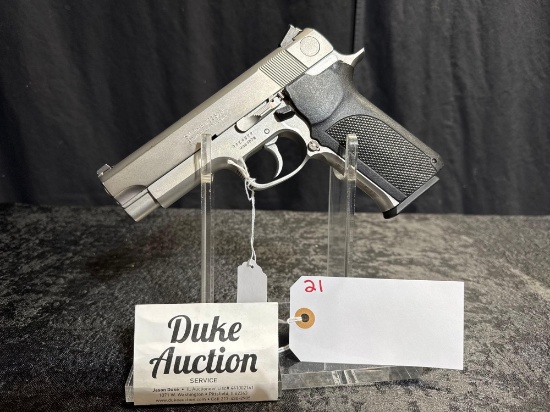 SMITH AND WESSON MOD 1076 10 MM SN#TFE4577