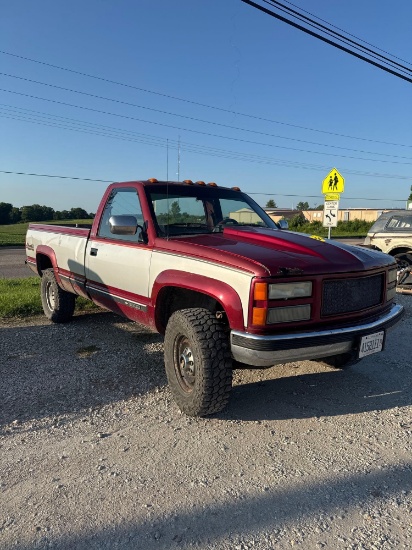 1992 CHEVY SILVERADO - 4 WHEEL DRIVE -