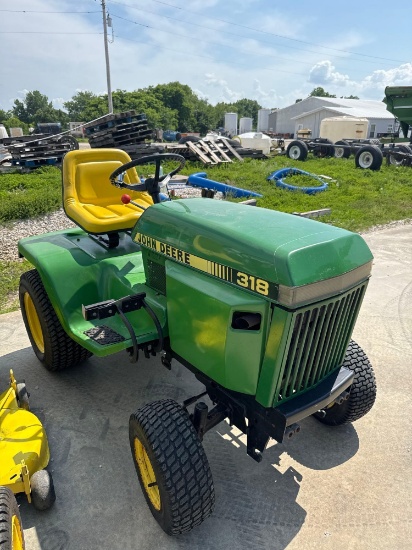 JOHN DEERE MODEL 318 GAS LAWN TRACTOR - NO DECK