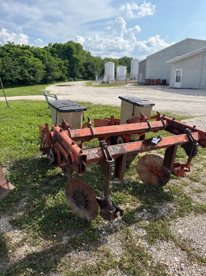 3 POINT 2 ROW PLANTER - CORN PLATES