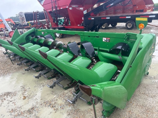 John Deere 608C
