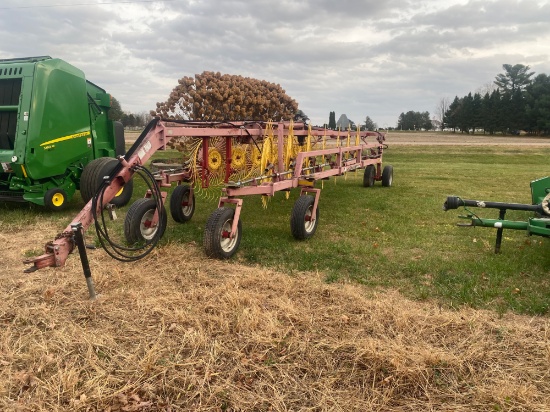 Case IH 14 Wheel Rake