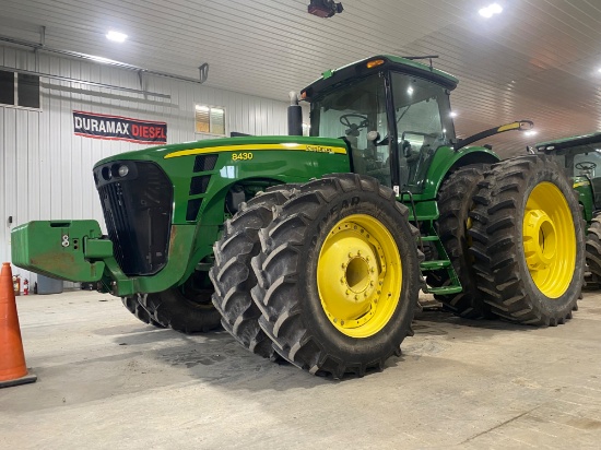 John Deere 8430