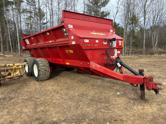 Meyer SXI 720 Manure Spreader