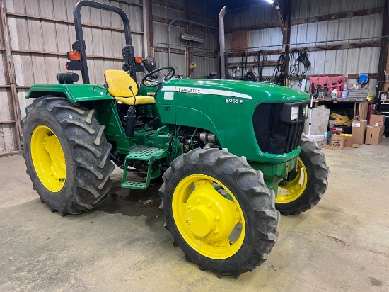 John Deere 5065E