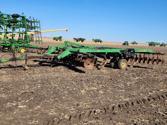 JOHN DEERE 510 DISK RIPPER 17.5 FT