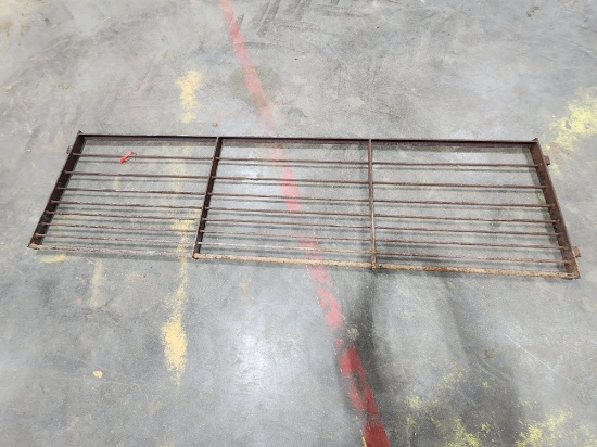 SOLID STEEL GATE 104 IN X 30 IN