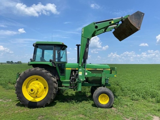 1979 JOHN DEERE 4640 WITH LOADER