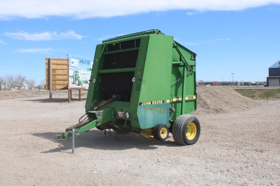 John Deere 530 Round Baler