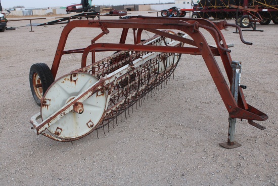 International 5 Bar Side Delivery Rake