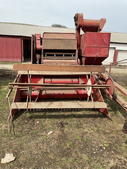 IH 82 Combine