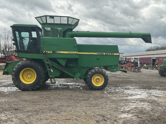 John Deere 7720 Titan II 4x4 Combine