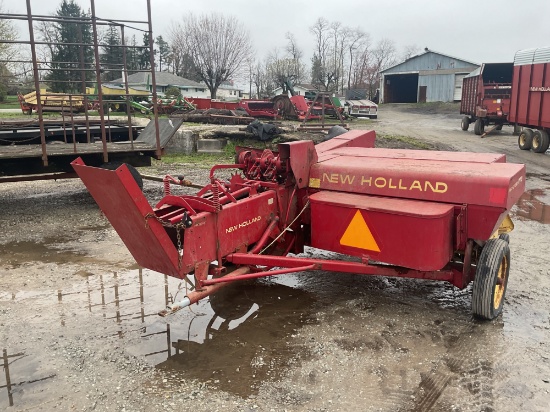 New Holland 273 Square Baler W/ Shute