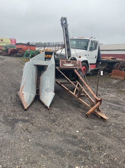 New Idea 323 1 Row Corn Picker