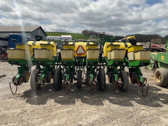 John Deere 7000 Conservation 6 Row Planter Liquid Fertilizer