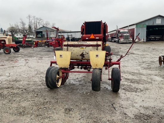 IH 56 2 Row Planter