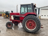 IH 1086 Tractor