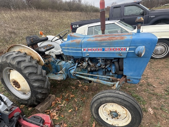 FORD 2000 GAS TRACTOR