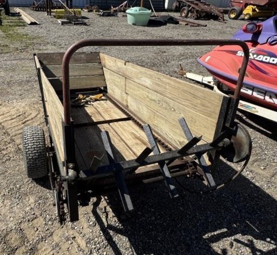 SMALL MANURE SPREADER