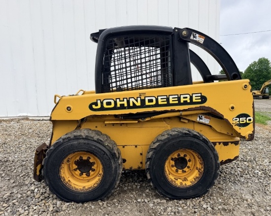 2000 John Deere 250 Rubber Tire Skid Steer
