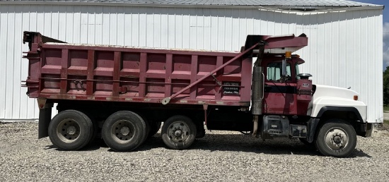 MACK TRI-AXLE DUMP TRUCK W/ TARP