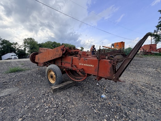 NEW HOLLAND SQUARE BALER 268
