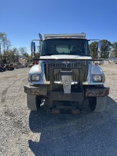 2004 INTERNATIONAL DUMP TRUCK