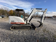 2001 341 BOBCAT EXCAVATOR W/ THUMB & BUCKET