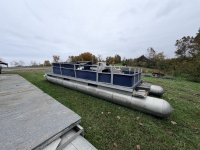 Pontoon Boat