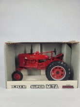 ERTL FARMALL SUPER M-TA SPECIAL EDITION WF TRACTOR