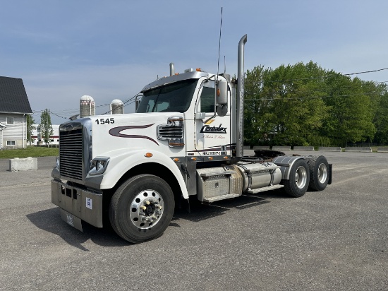 2015 Freightliner Coronado