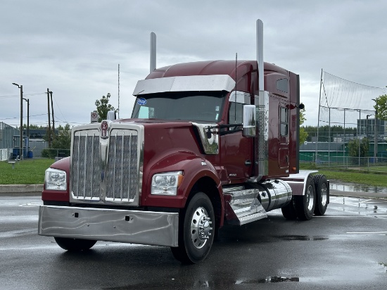 2020 Kenworth W990