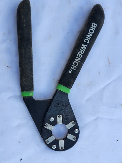 bionic wrench
