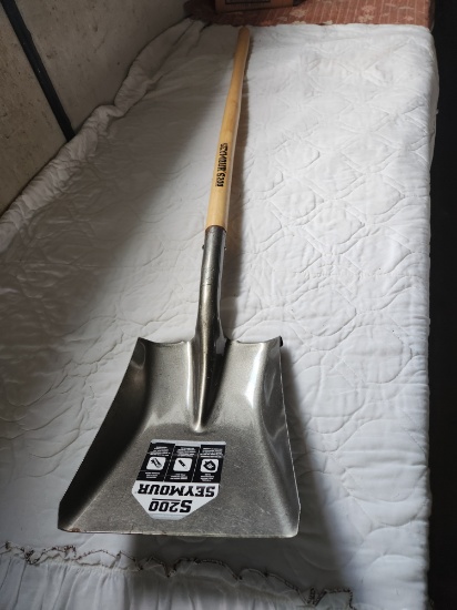New flat shovel