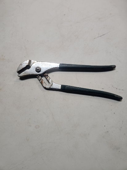 Channel lock plyers