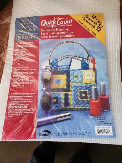 Geometric hand bag
