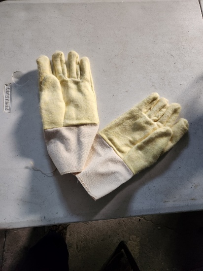 New heavy duty gloves cut proof