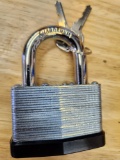 new heavy duty 2 5/8 keyed pad locks