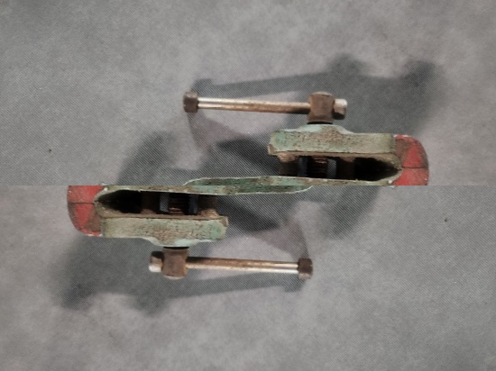 Small bench vise