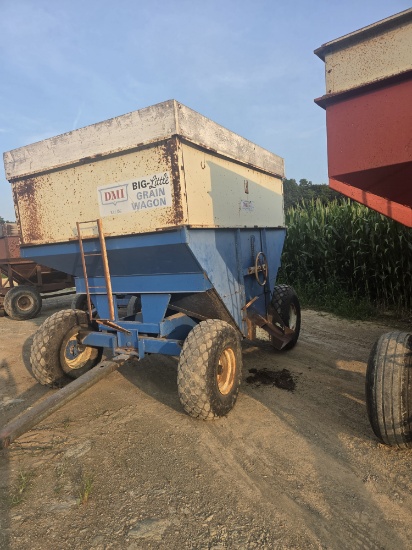 DMI 300 bushel gravity wagon