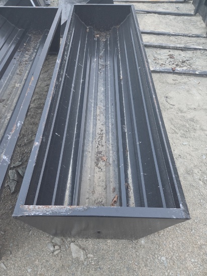 New 90 inch cattle feeder